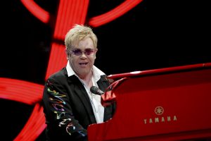 Elton John sort un nouvel album le 22 octobre 2021